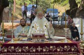Δημητριάδος Ιγνάτιος: «Η Παναγία μας παραμένει Μάνα κι εκείνων που Την κακοποιούν» – Μέγα πλήθος προσκυνητών στο Μοναστήρι της Παναγίας Ξενιάς (φωτο+video)