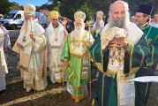 Στο μαρτυρικό Γιασένοβατς ο Μητροπολίτης Δημητριάδος Ιγνάτιος –  Συλλείτουργο με τον Μακαριώτατο Πατριάρχη Σερβίας κ. Πορφύριο