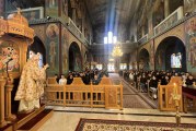 Υποδειγματική Θεία Λειτουργία στον Άγιο Νεκτάριο Ν. Ιωνίας Βόλου
