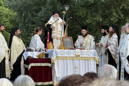 Δημητριάδος Ιγνάτιος: «Η σύγχρονη εποχή χρειάζεται περισσότερο από ποτέ την παρουσία του Αγίου Πνεύματος» – Ο Εσπερινός της εορτής στο εκκλησάκι του Νοσοκομείου Βόλου